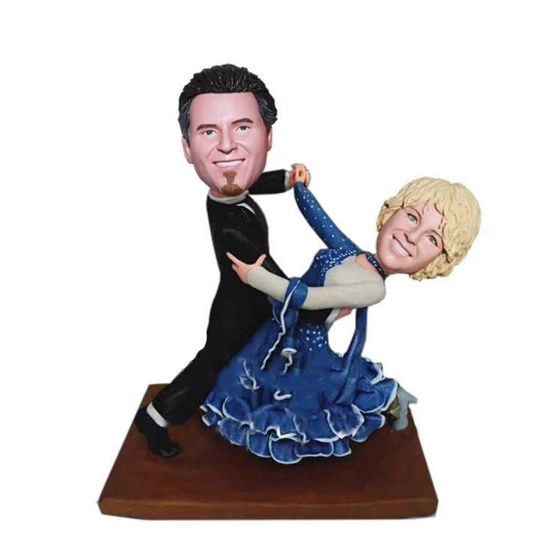 Make Your Personalized Anniversary Gifts Bobbleheads