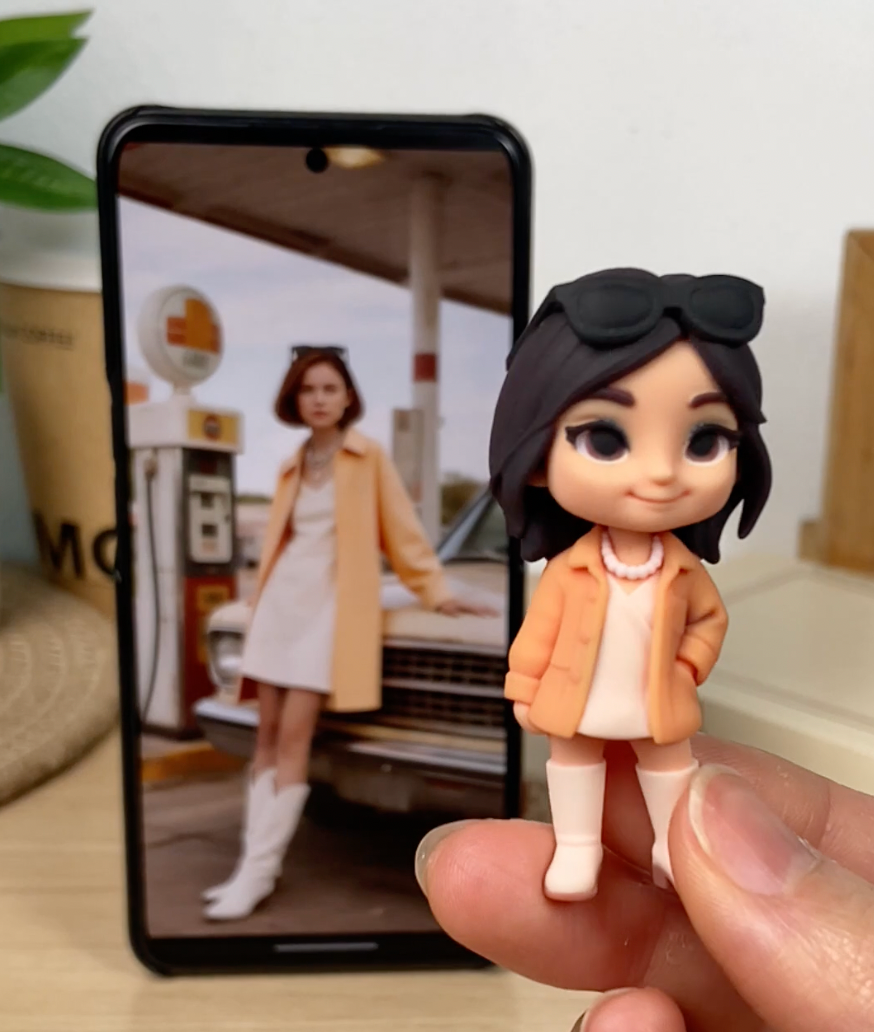 Custom Miniature Portrait Keychain - 3D Keepsake to Capture Your Precious Memories