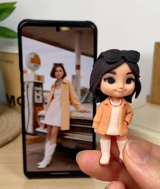 Custom Miniature Portrait Keychain - 3D Keepsake to Capture Your Precious Memories